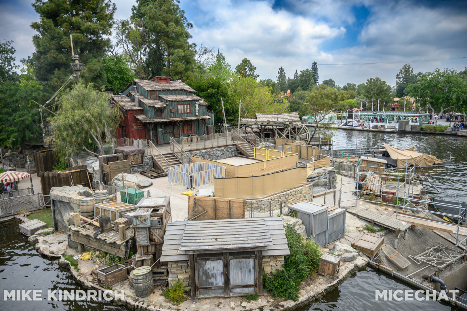 Disneyland, Disneyland Update: From Hugs to Hyperspace & Secrets Revealed!