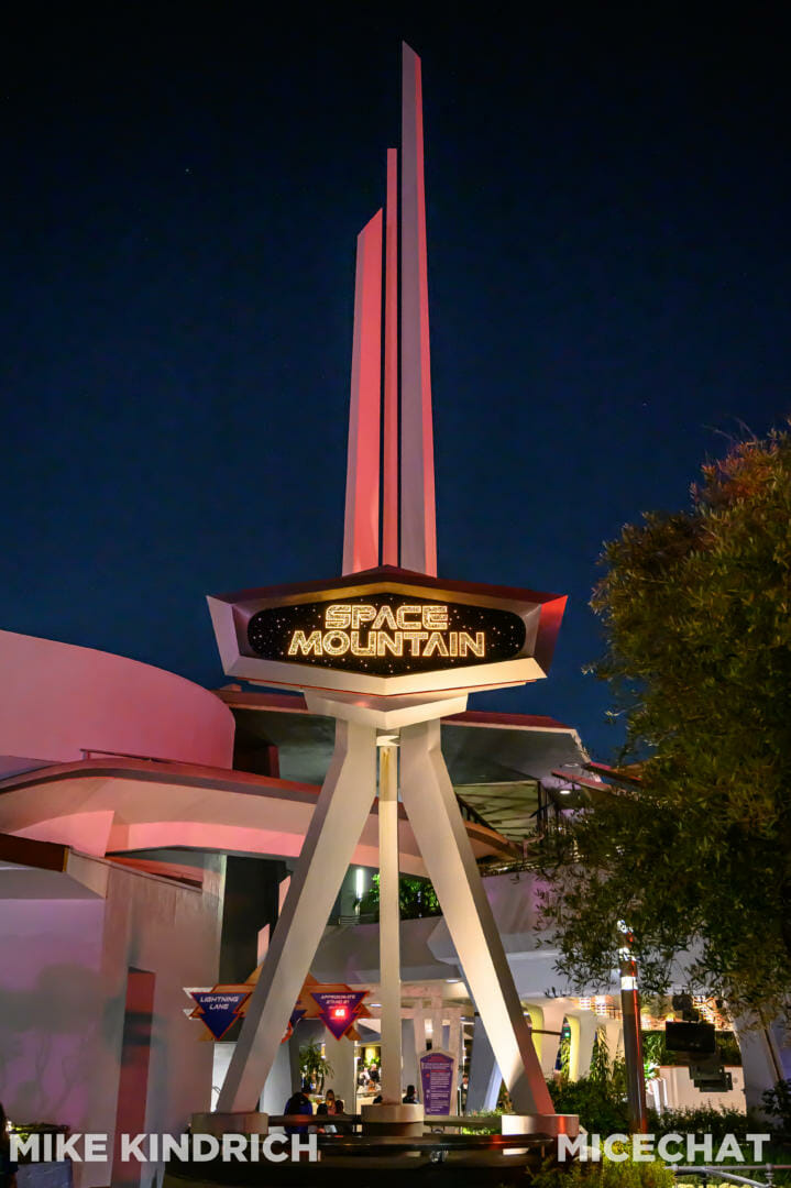 Disneyland, Disneyland Update: From Hugs to Hyperspace & Secrets Revealed!
