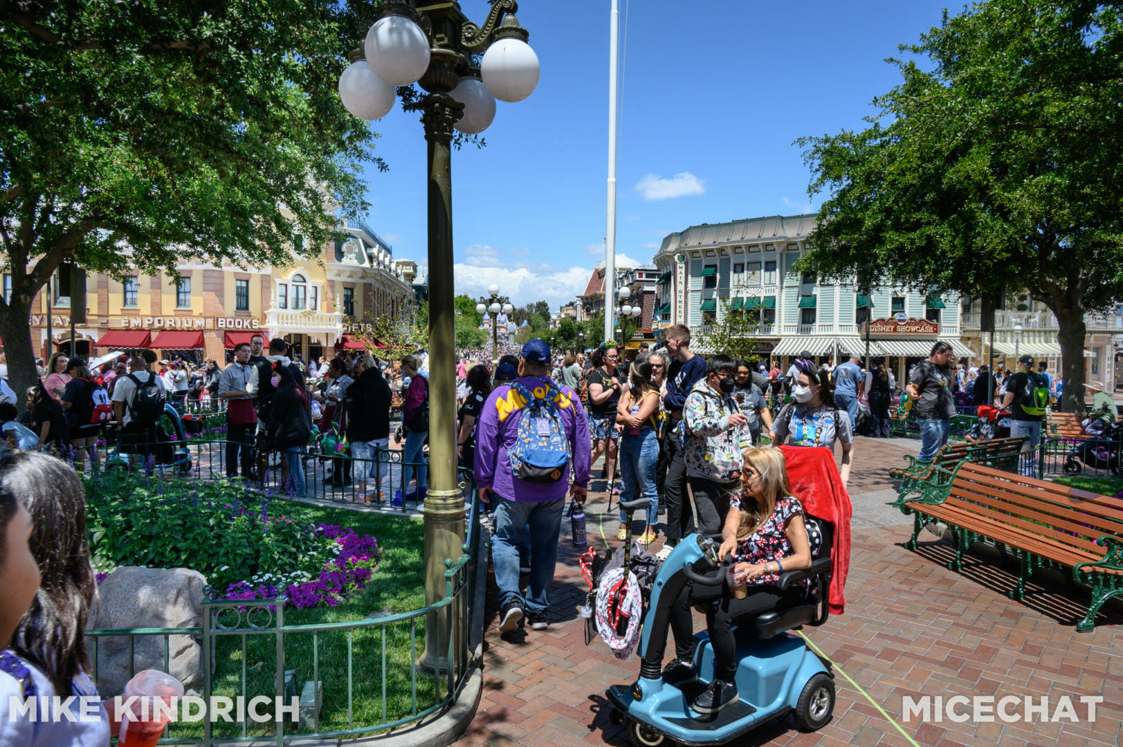 , Disneyland Update – Electric Entertainment, Magic Key Blues & Rumors Too