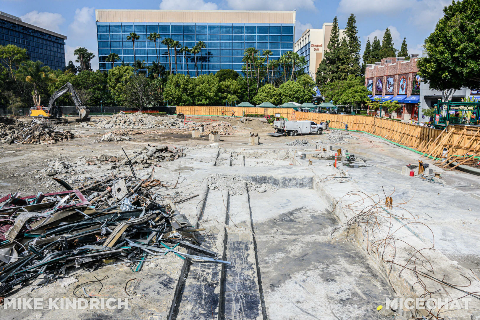 Disneyland, Disneyland Update: From Hugs to Hyperspace & Secrets Revealed!