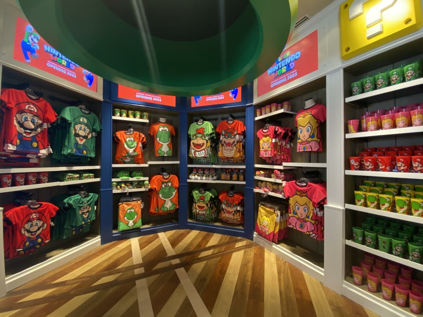 Universal Studios Hollywood - Super Nintendo World Store