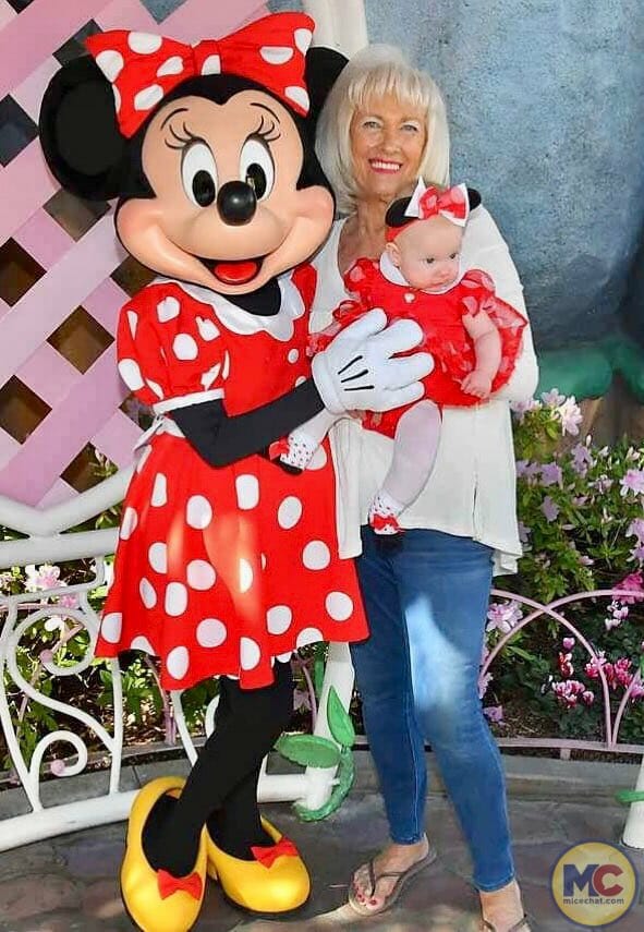 character meet greets return, Character Hugs Return to the Disney Parks – New Details