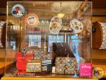 disneyland-fortuosity-shop-coach-display-2