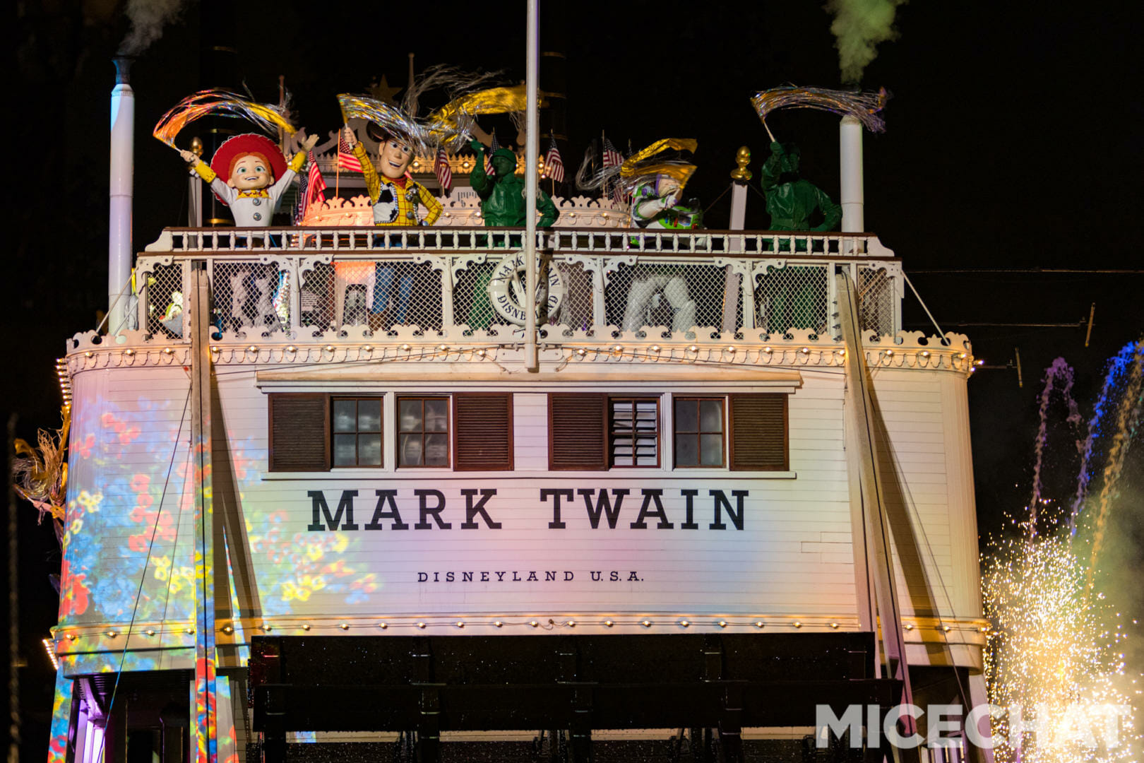 , Your Guide To Disneyland Entertainment and Spectaculars for Summer 2022
