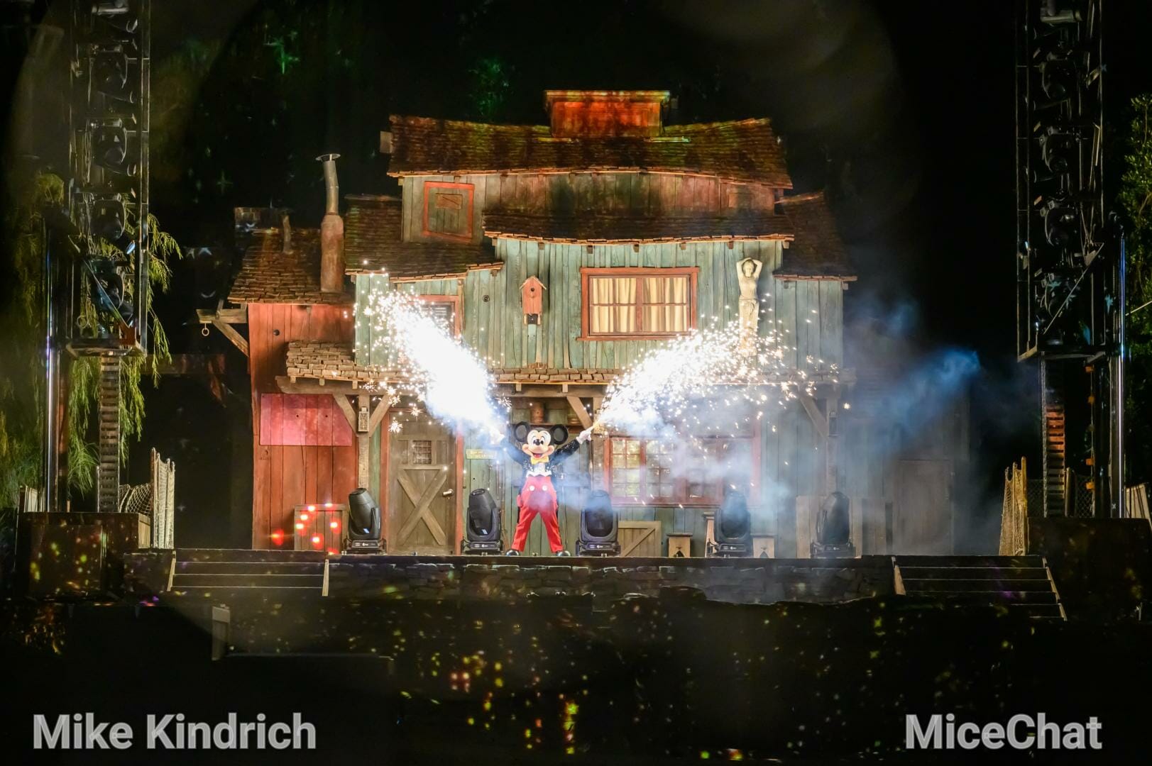 , Your Guide To Disneyland Entertainment and Spectaculars for Summer 2022