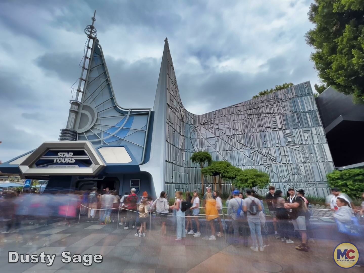 , Disneyland Update – Poison Apples, Summer Crowds, Spider-Fail