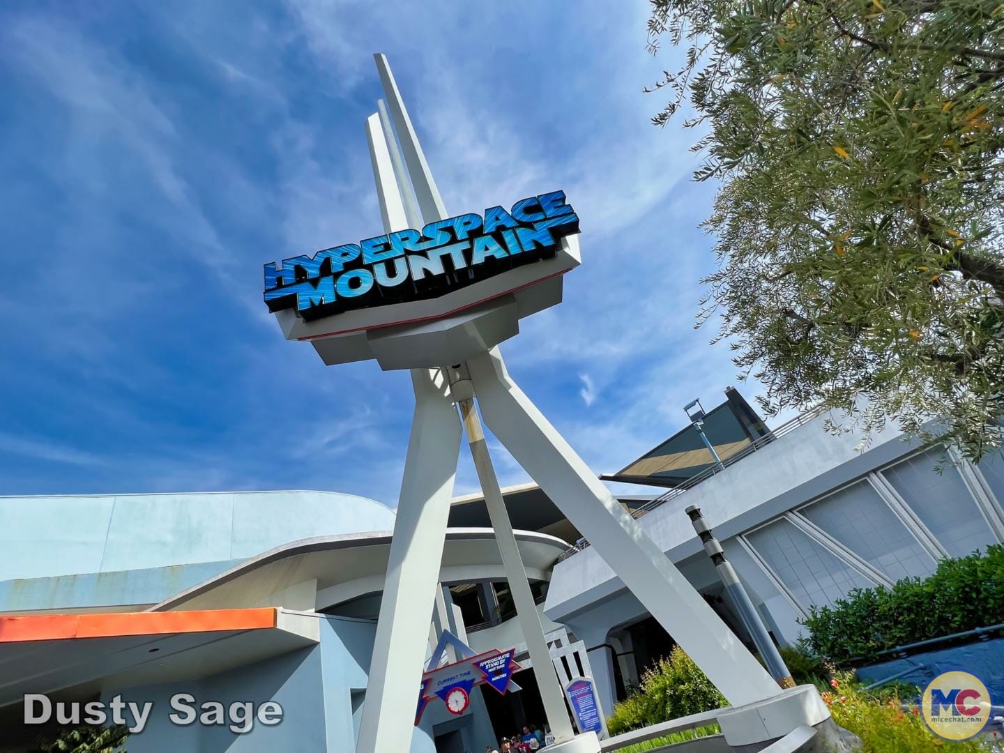 , Disneyland Update – Poison Apples, Summer Crowds, Spider-Fail