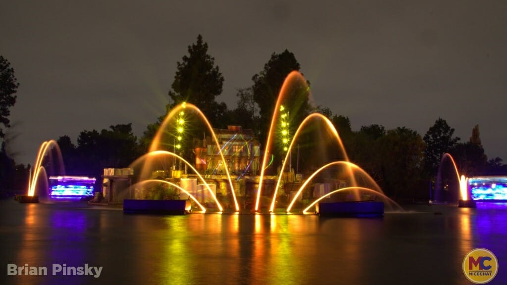 , Disneyland News & Photo Update – Everybody Scream!