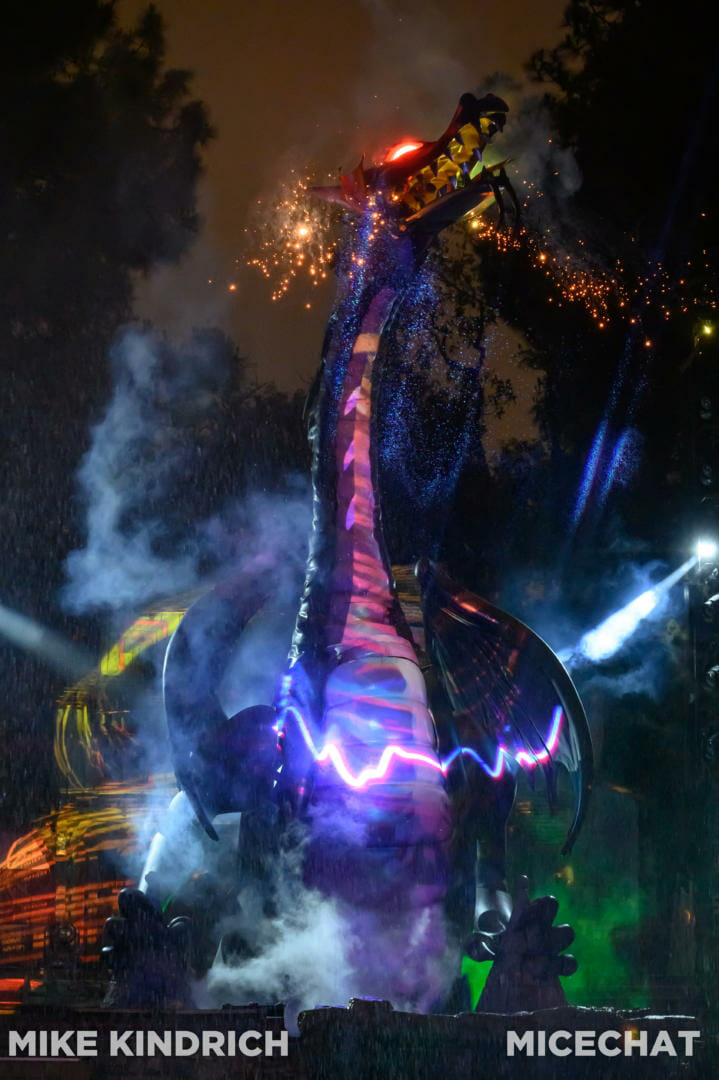 , Disneyland Update: Fantasmic Surprise &#038; Reservations About Reservations