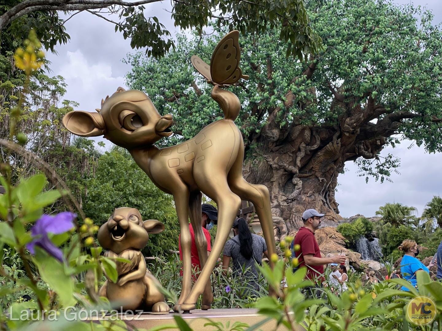 , Walt Disney World&#8217;s Fab 50 Golden Characters &#8211; Can You Find Them All?