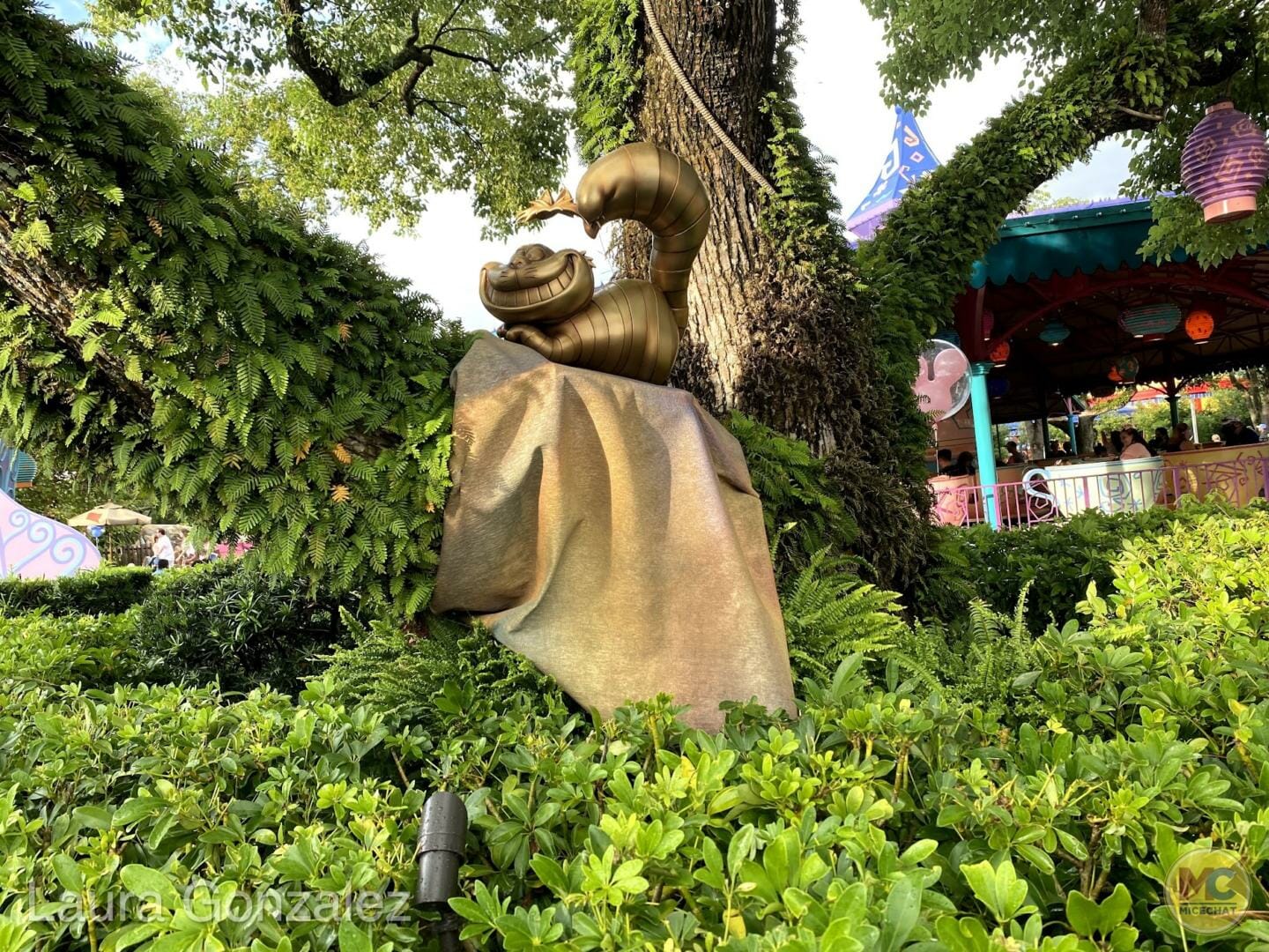 , Walt Disney World&#8217;s Fab 50 Golden Characters &#8211; Can You Find Them All?