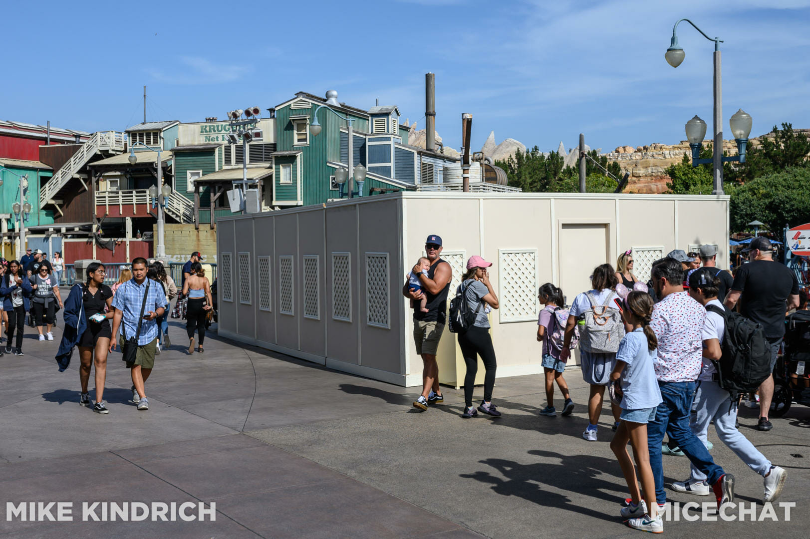 , Disneyland Update: New Views, Booking Up &#038; Locking Out