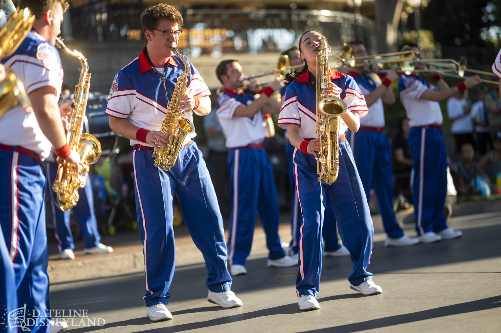 Disneyland, Dateline Disneyland: Mercury Climbs, Crowds Thin, and a Musical Tradition Returns