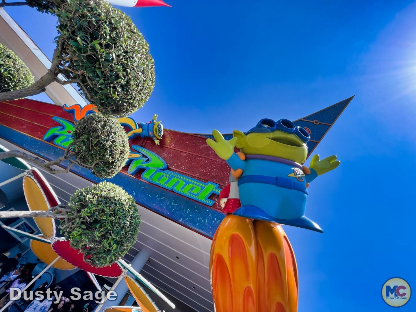 Disneyland Dining Guide, Disneyland Quick Service Dining Guide: Affordable Alternatives Inside & Outside the Resort