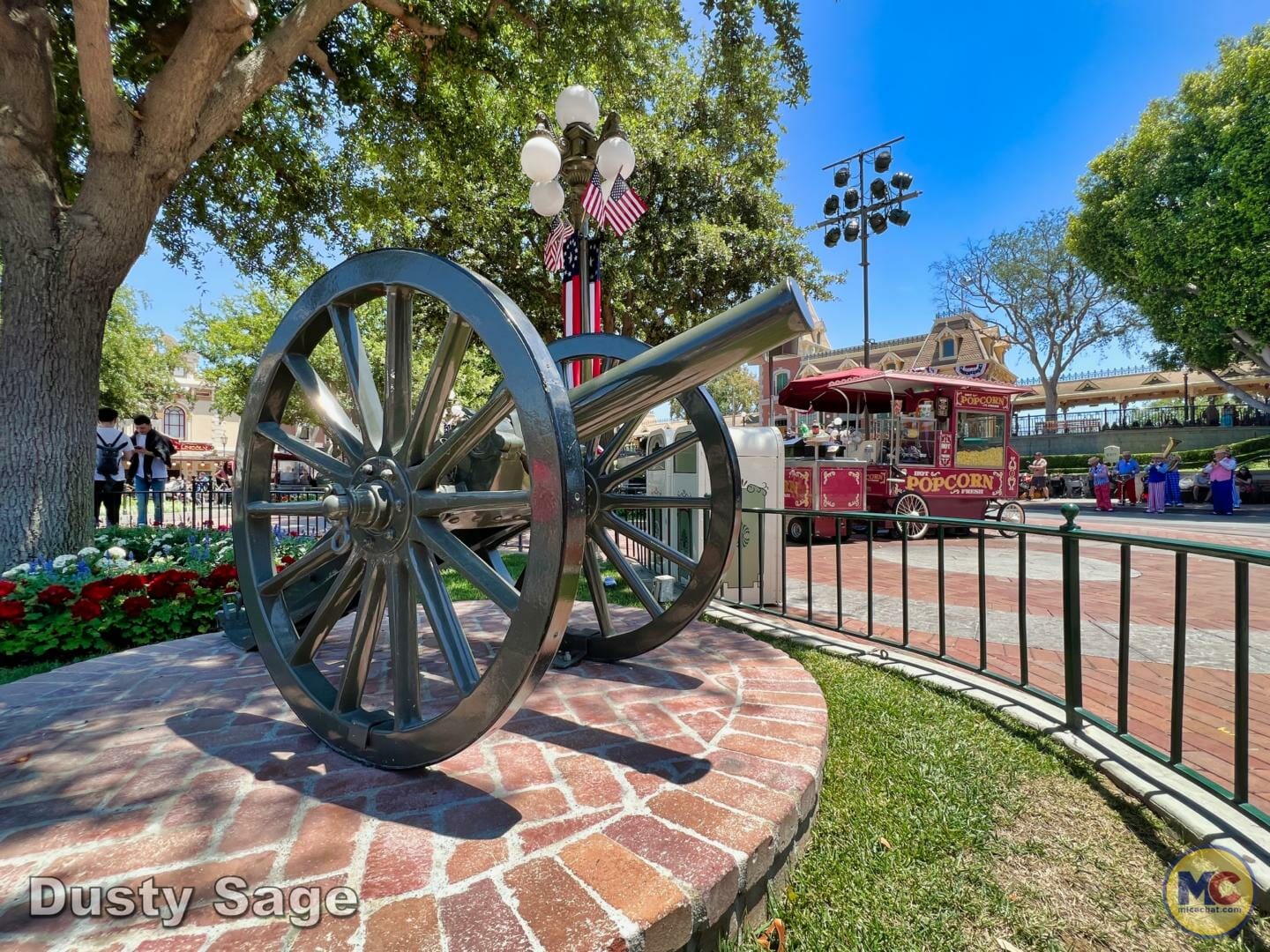 , Disneyland Update – Subs Surface, Crowd Hack & Hammer Time