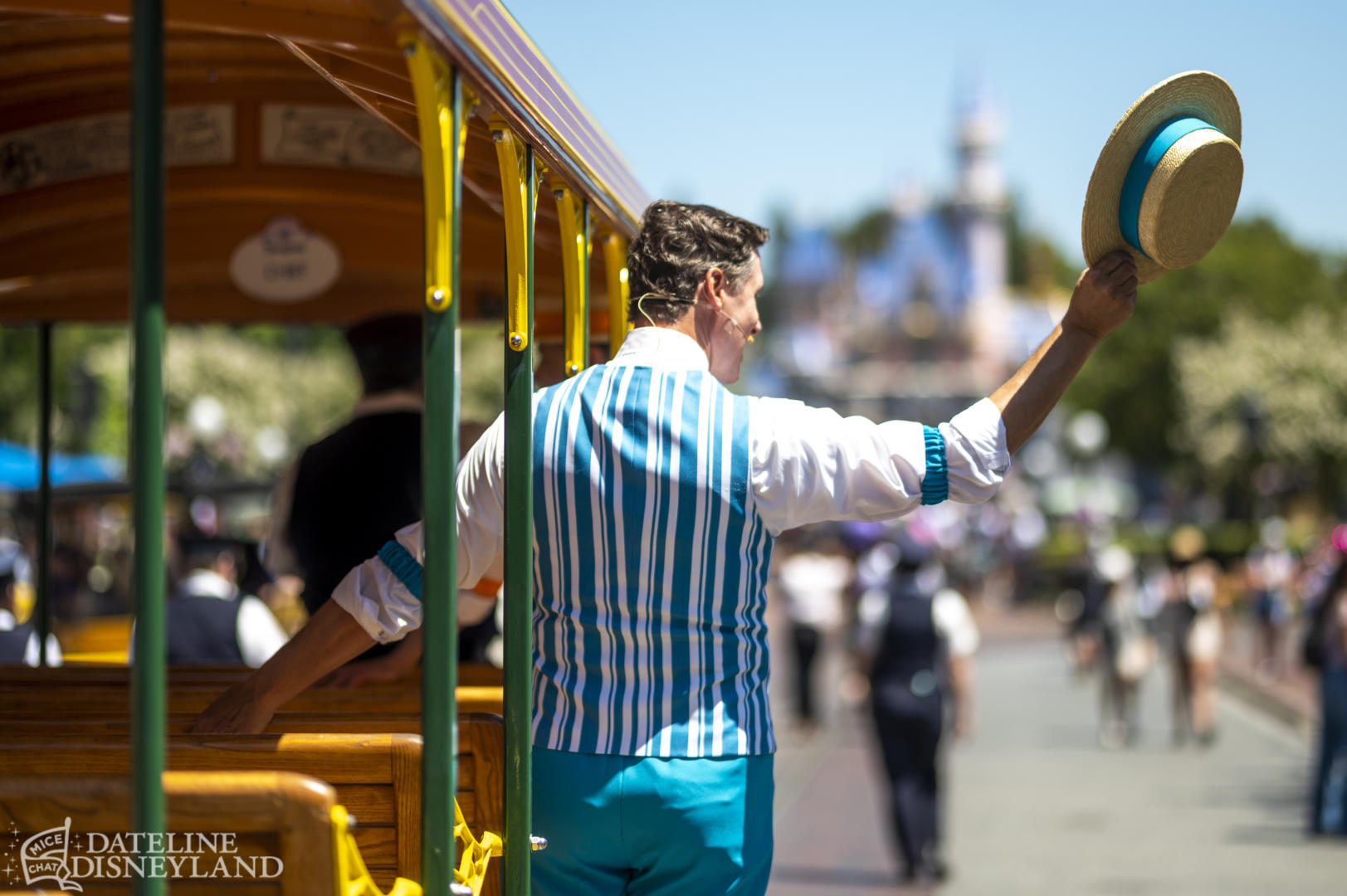 Disneyland, Dateline Disneyland: Mercury Climbs, Crowds Thin, and a Musical Tradition Returns