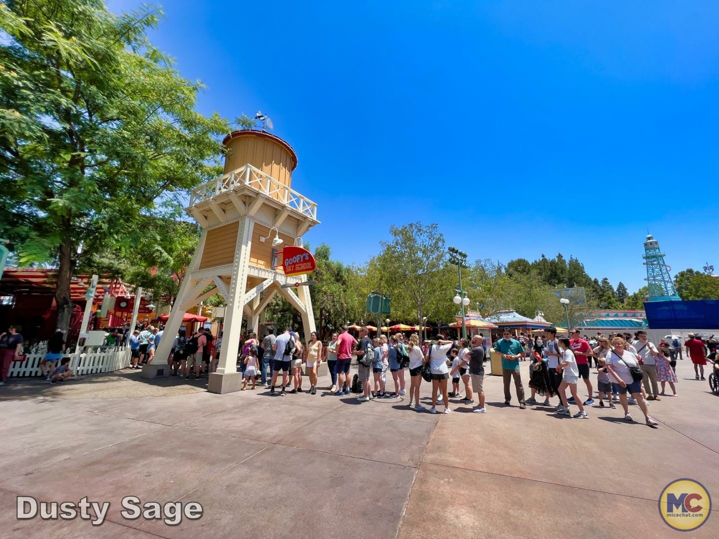 , Disneyland Update – Poison Apples, Summer Crowds, Spider-Fail