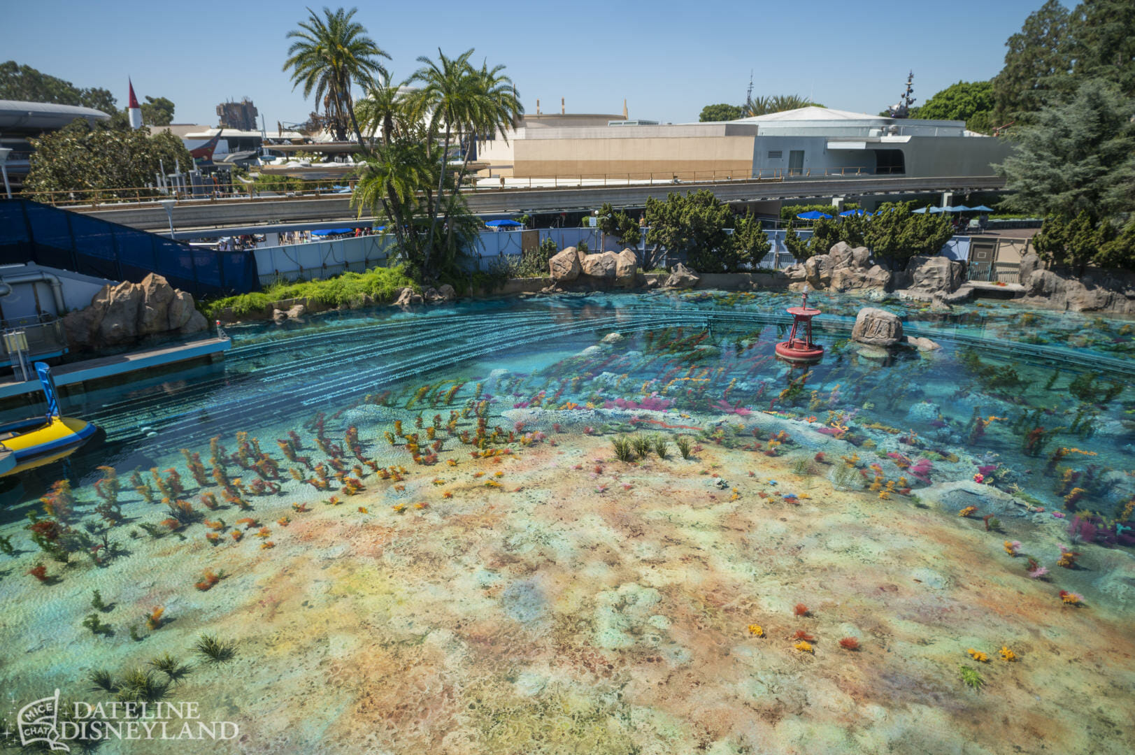 Disneyland, Dateline Disneyland: Mercury Climbs, Crowds Thin, and a Musical Tradition Returns