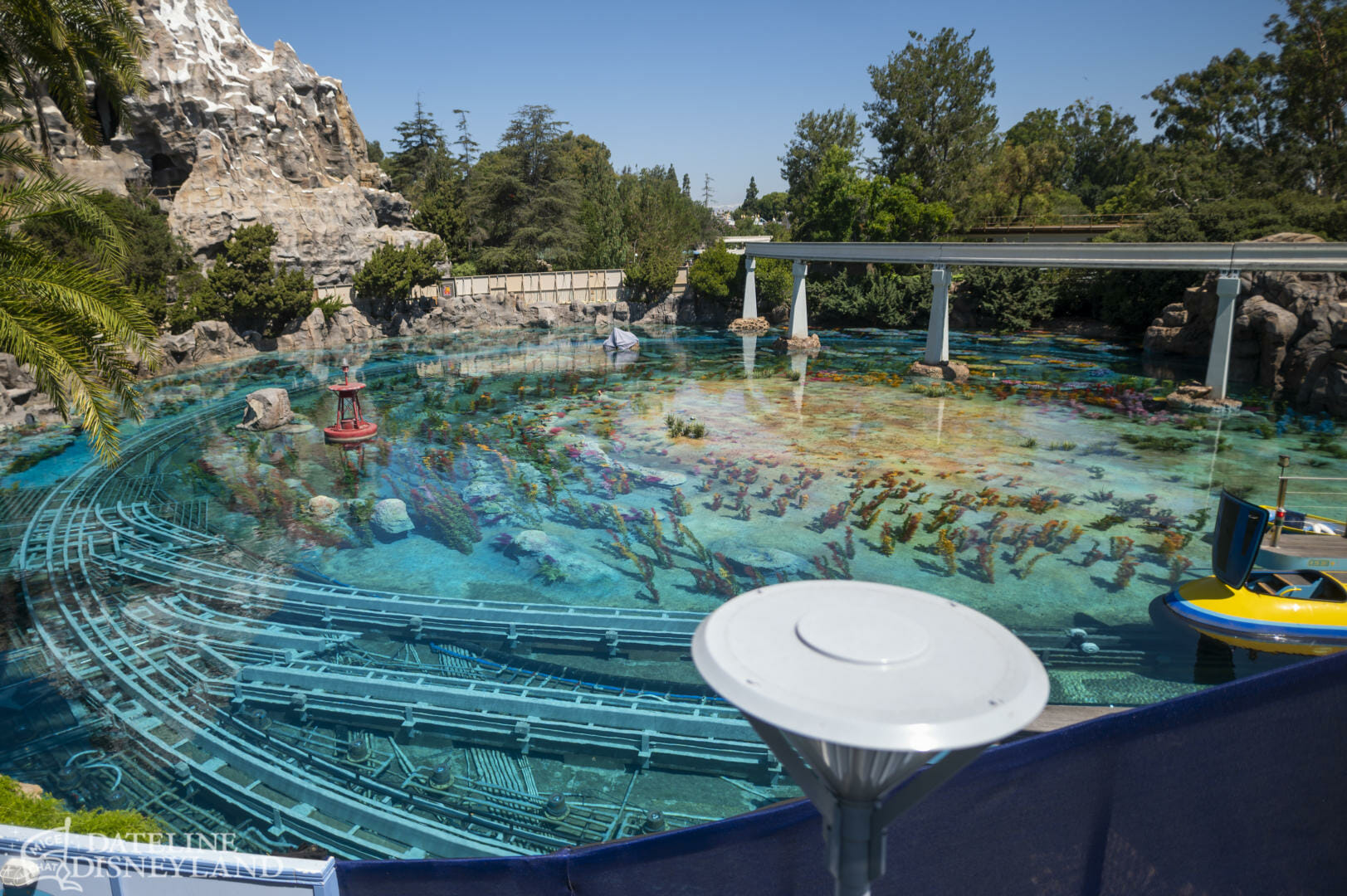 Disneyland, Dateline Disneyland: Mercury Climbs, Crowds Thin, and a Musical Tradition Returns