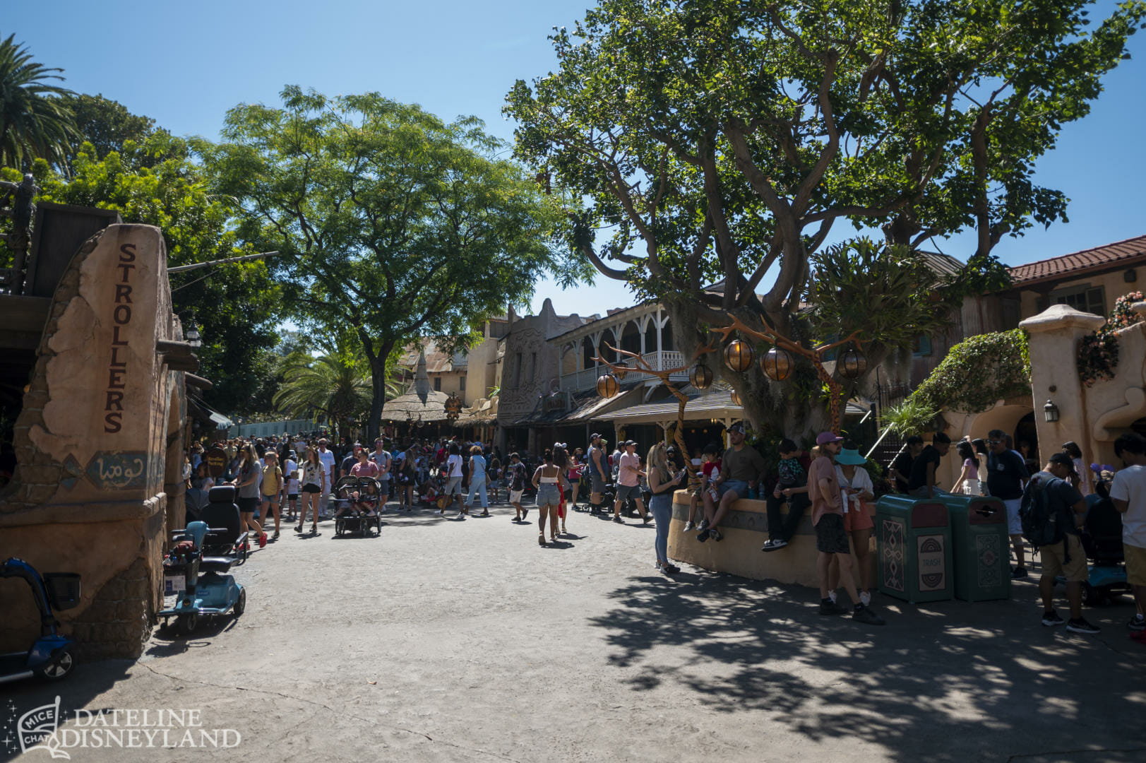 Disneyland, Dateline Disneyland: Mercury Climbs, Crowds Thin, and a Musical Tradition Returns