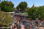 Disneyland_Main Entrance_Crowds_Monorail (1 of 1)