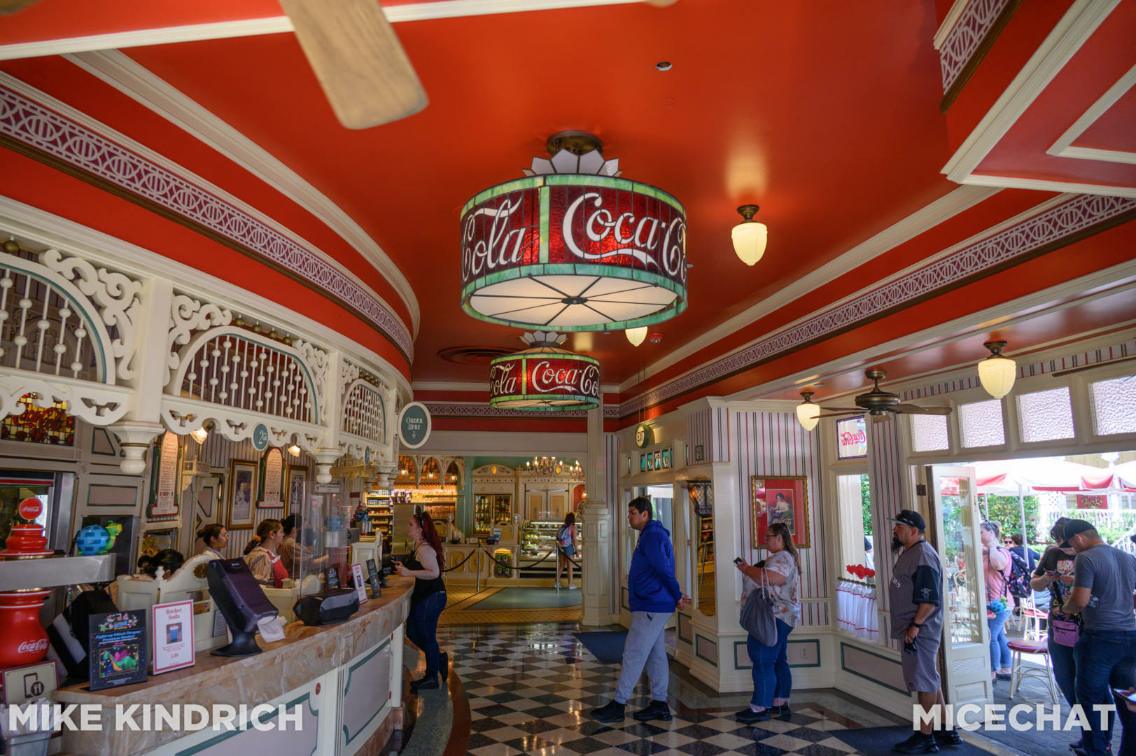 , Disneyland Update – Poison Apples, Summer Crowds, Spider-Fail