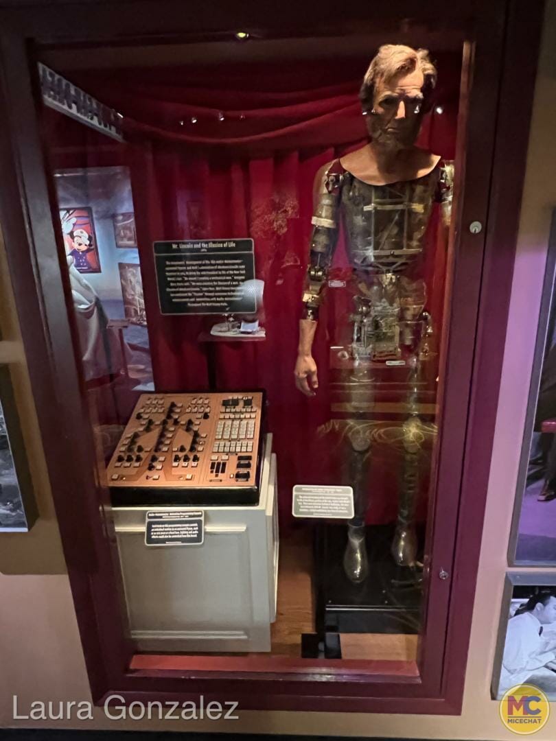 Abraham Lincoln Animatronic and controls