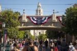 Disney California Adventure DCA Buena Vista Street crowds USA patriotic DSC_1432-4K