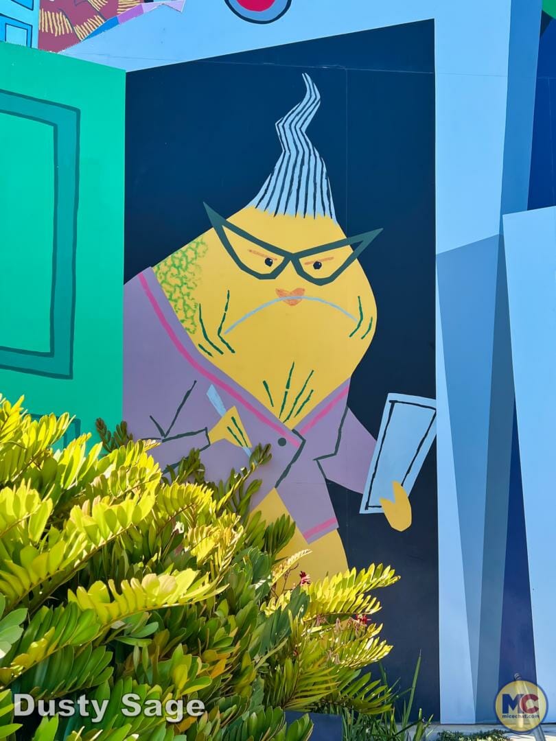 , Disneyland Update: Fall-ing, Scale-ing, Plans Derailing