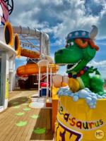 Disney Wish pools splash zone toy story-micechat