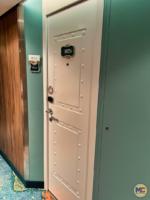 Disney Wish rooms family suite door-micechat