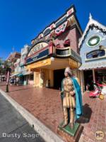 Disneyland 1955 Main Street Cinema Front with Indian-micechat
