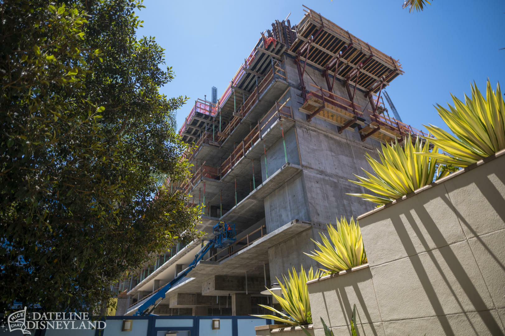 Disneyland, Dateline Disneyland: Pirates Return, Submarine Voyage Testing & More!