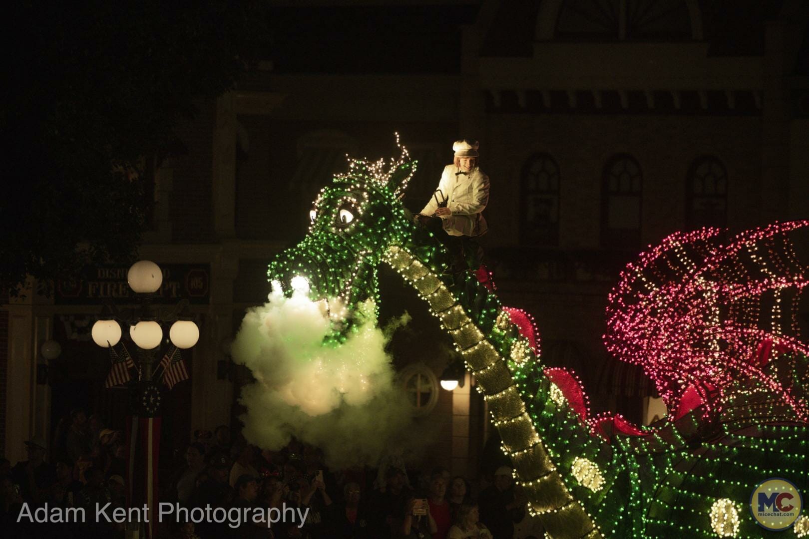 , Disneyland Light and Magic: Our 20 Favorite Main Street Electrical Parade Photos
