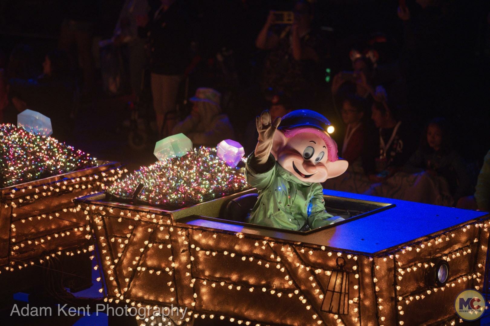 , Disneyland Light and Magic: Our 20 Favorite Main Street Electrical Parade Photos