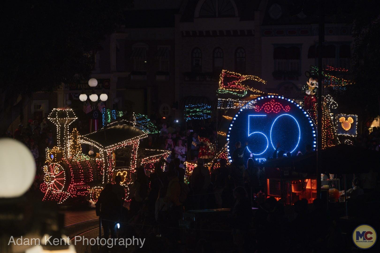 , Disneyland Light and Magic: Our 20 Favorite Main Street Electrical Parade Photos