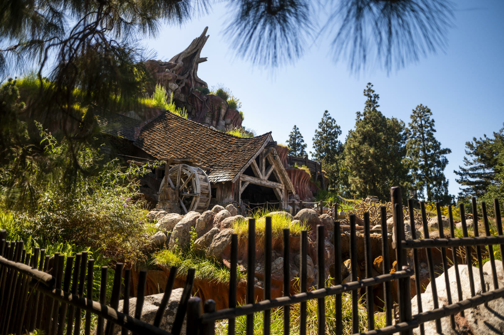 Disneyland, Dateline Disneyland: Pirates Return, Submarine Voyage Testing &#038; More!