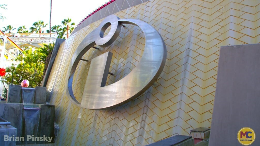 , Disneyland Update: Submarines Dive as Passholders Wait to Resubscribe