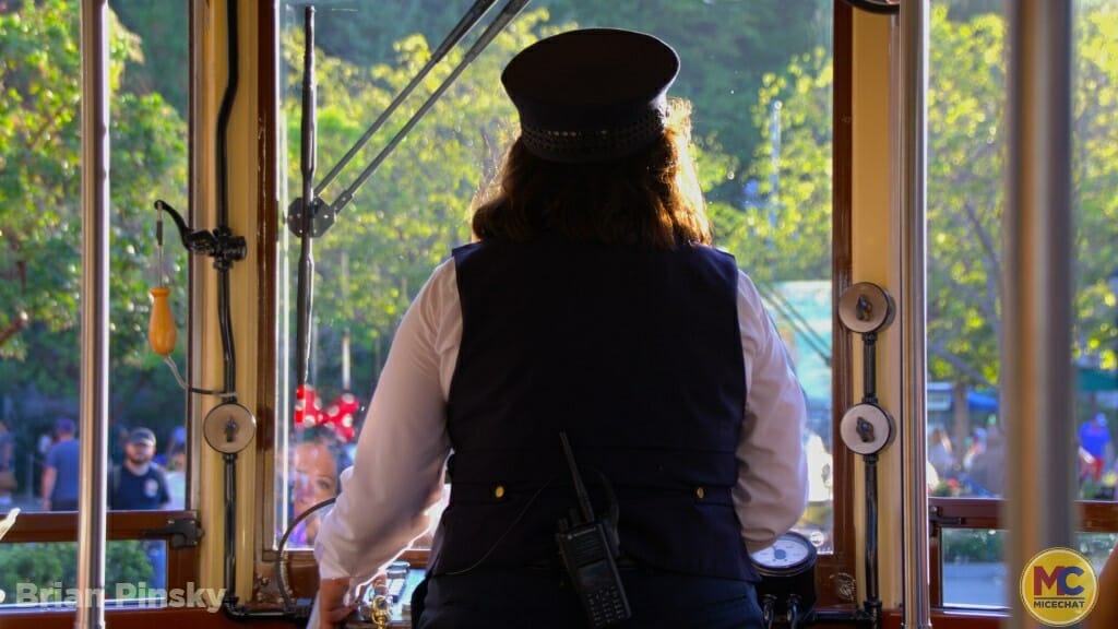 , Disneyland Update: Submarines Dive as Passholders Wait to Resubscribe