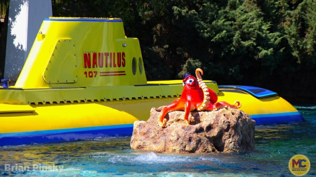 , Disneyland Update: Submarines Dive as Passholders Wait to Resubscribe