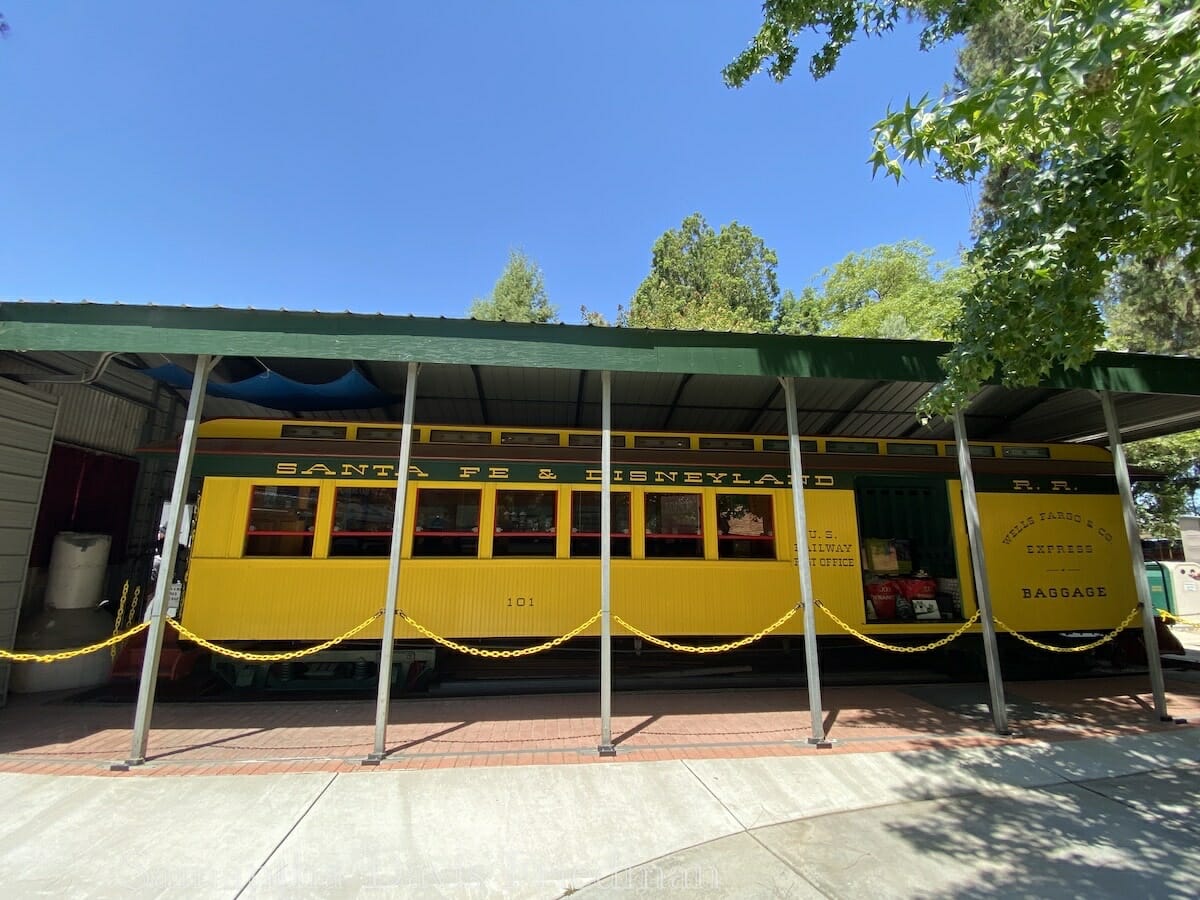 Walt Disney's Carolwood Barn - Retlaw1 combine car