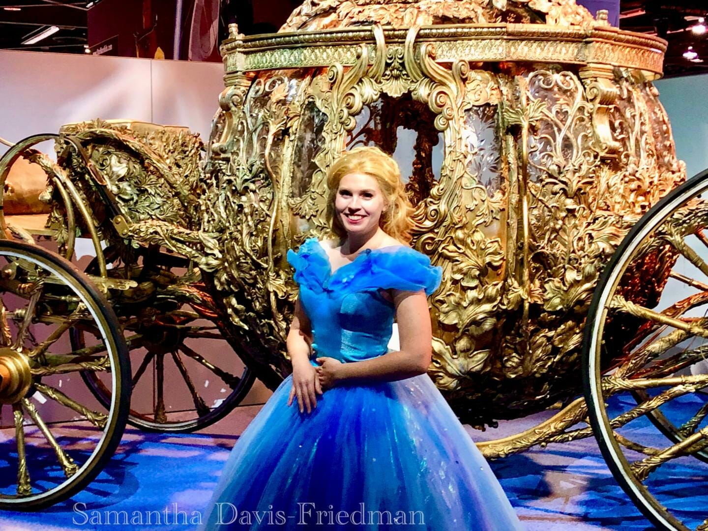 D23 Expo 2019 Cinderella cosplay