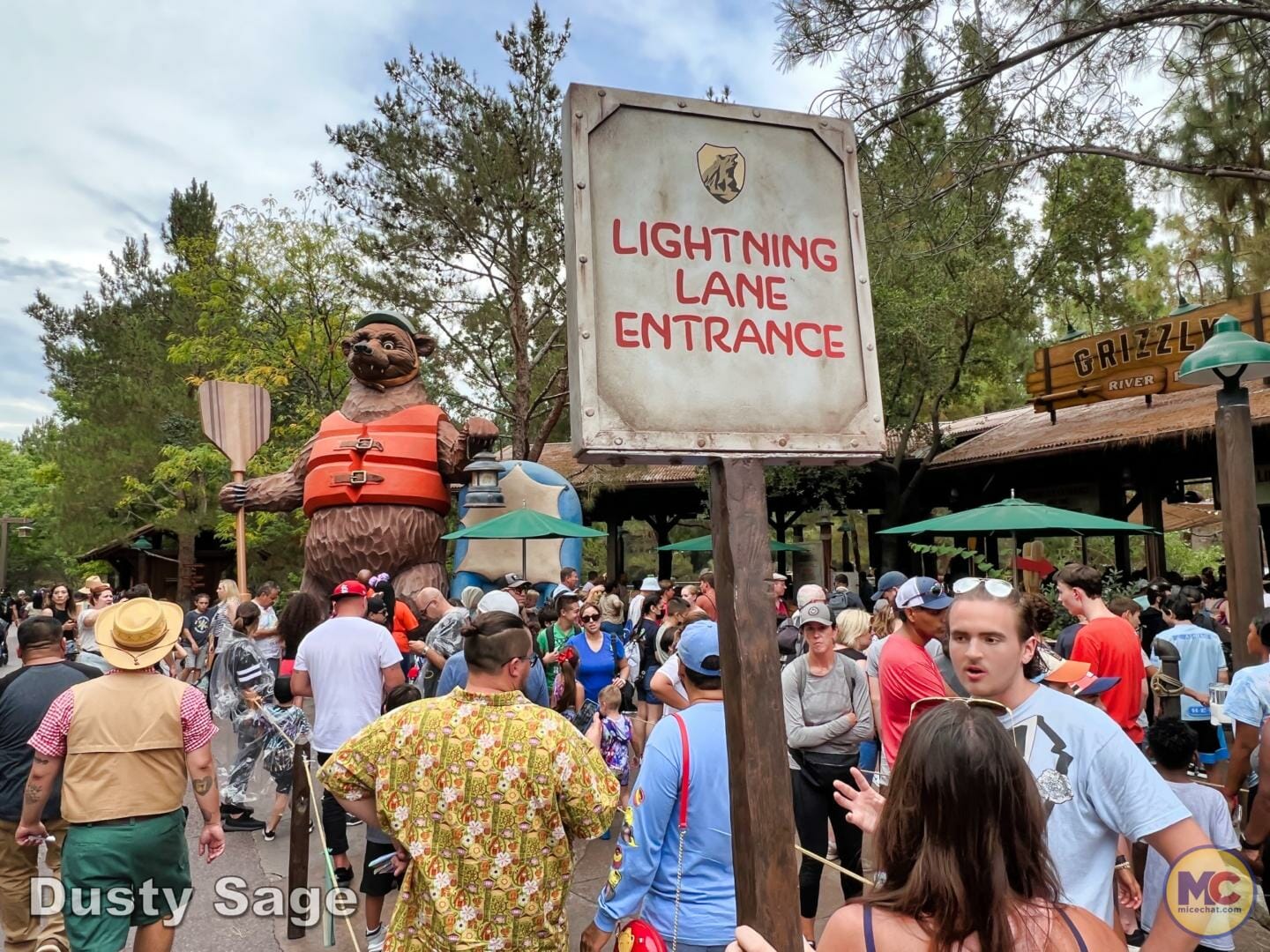 Disneyland, DISNEYLAND UPDATE: Soggy New Year, Perks Slashed & Blues Brewing