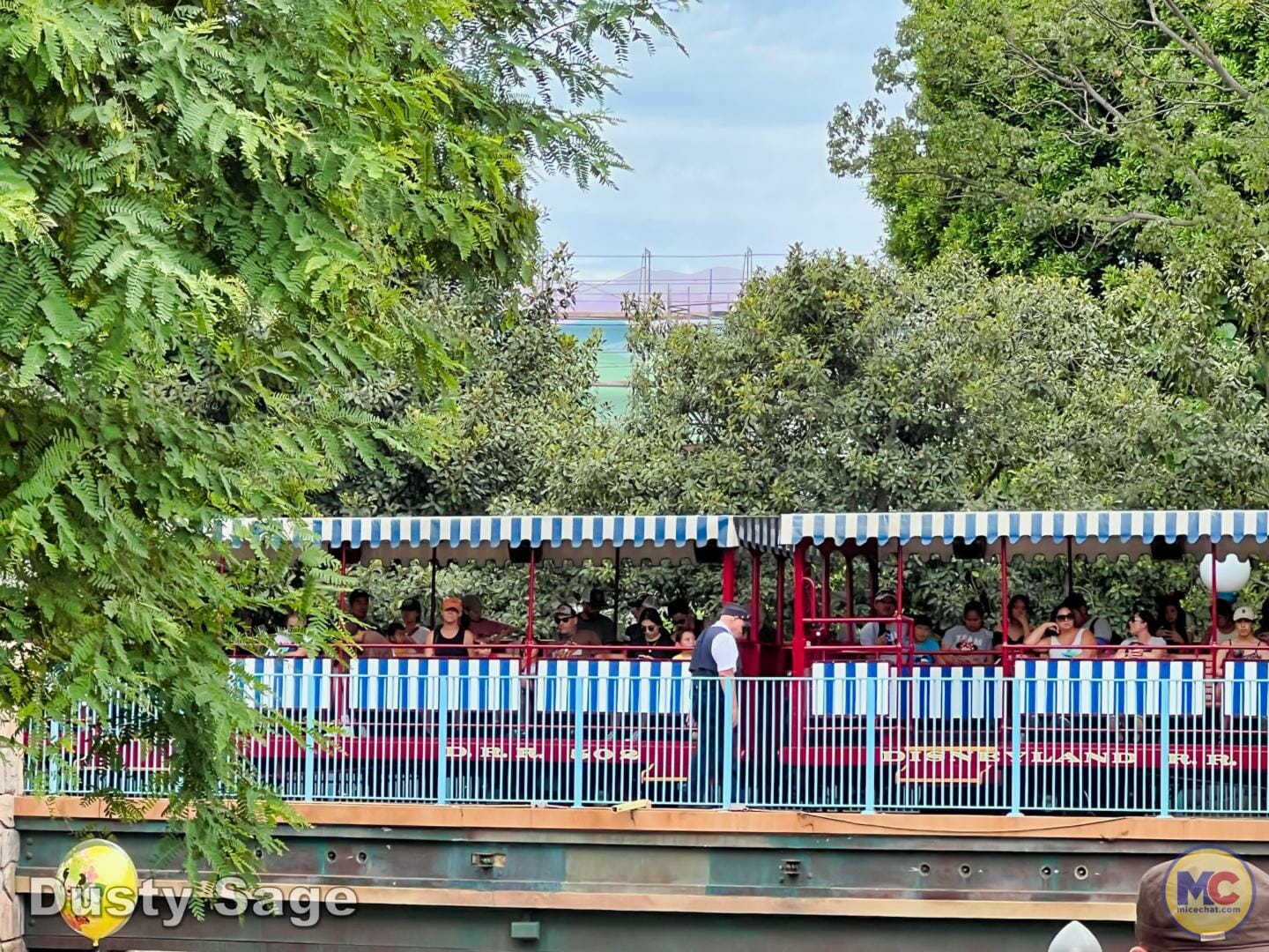 , Disneyland Update Part 2 &#8211; Flying High Over ToonTown, Construction, Sweet Treats