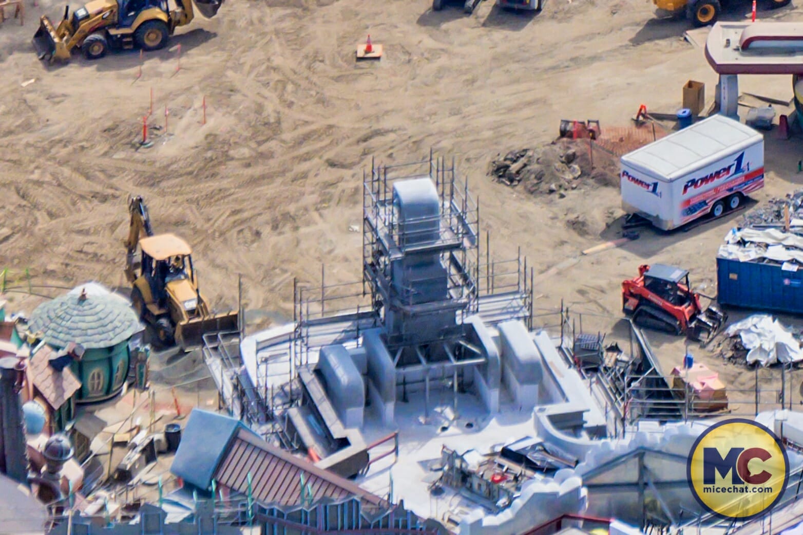, Disneyland Update Part 2 – Flying High Over ToonTown, Construction, Sweet Treats