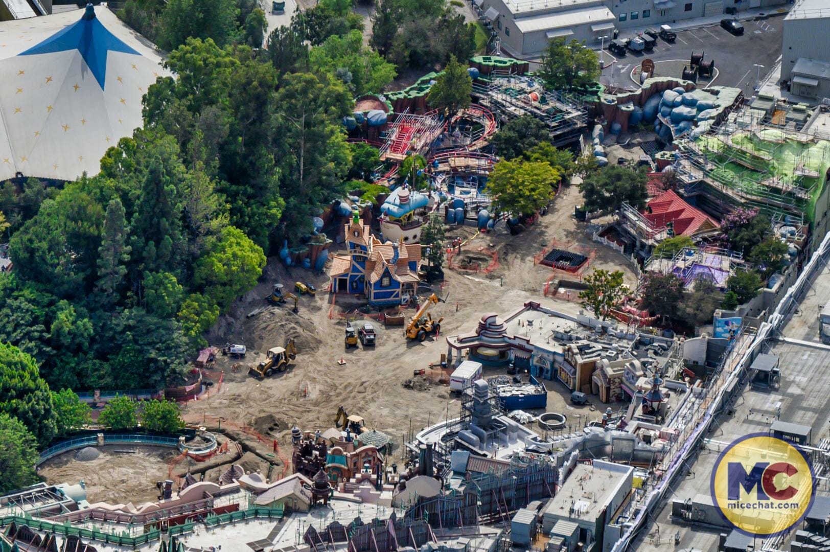 , Disneyland Update Part 2 &#8211; Flying High Over ToonTown, Construction, Sweet Treats