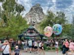 Disneyland Crowds Matterhorn-micechat