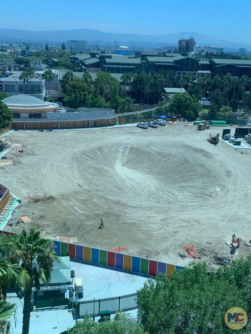 , Disneyland Update Part 2 &#8211; Flying High Over ToonTown, Construction, Sweet Treats