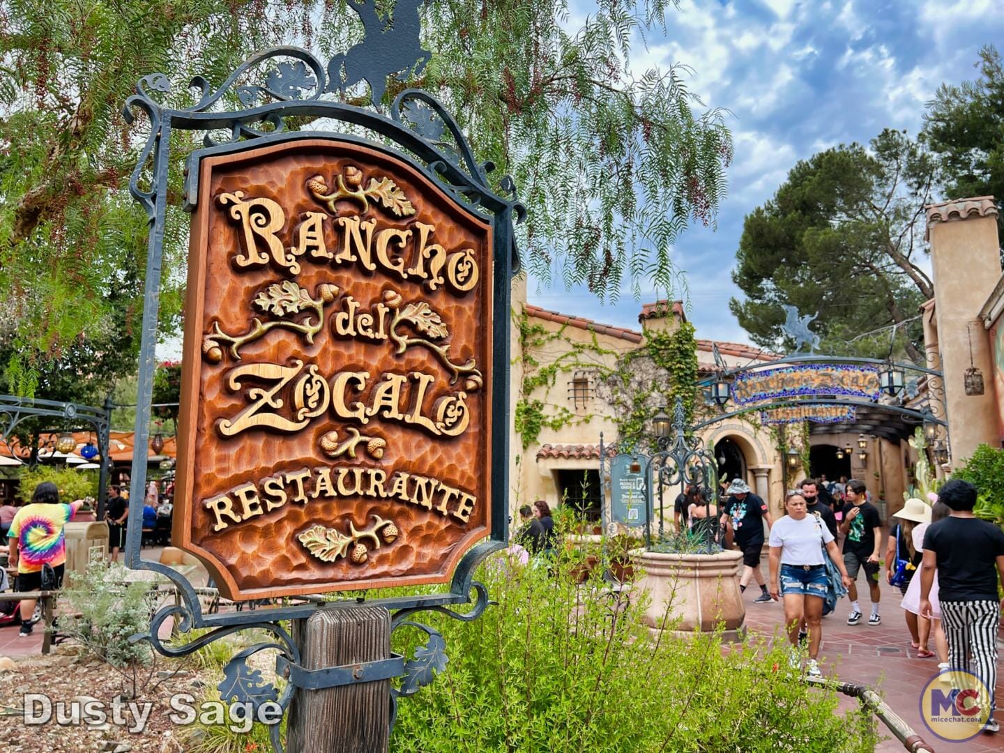 Disneyland Dining Guide, Disneyland Quick Service Dining Guide: Affordable Alternatives Inside & Outside the Resort