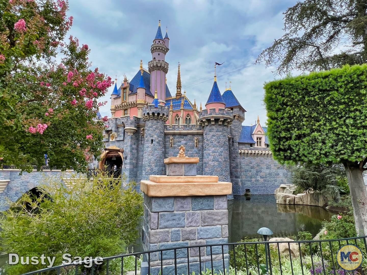 , Disneyland Update Part 1 &#8211; Early Morning Magic Returns, Halloween Begins &#038; Magic Keys Please